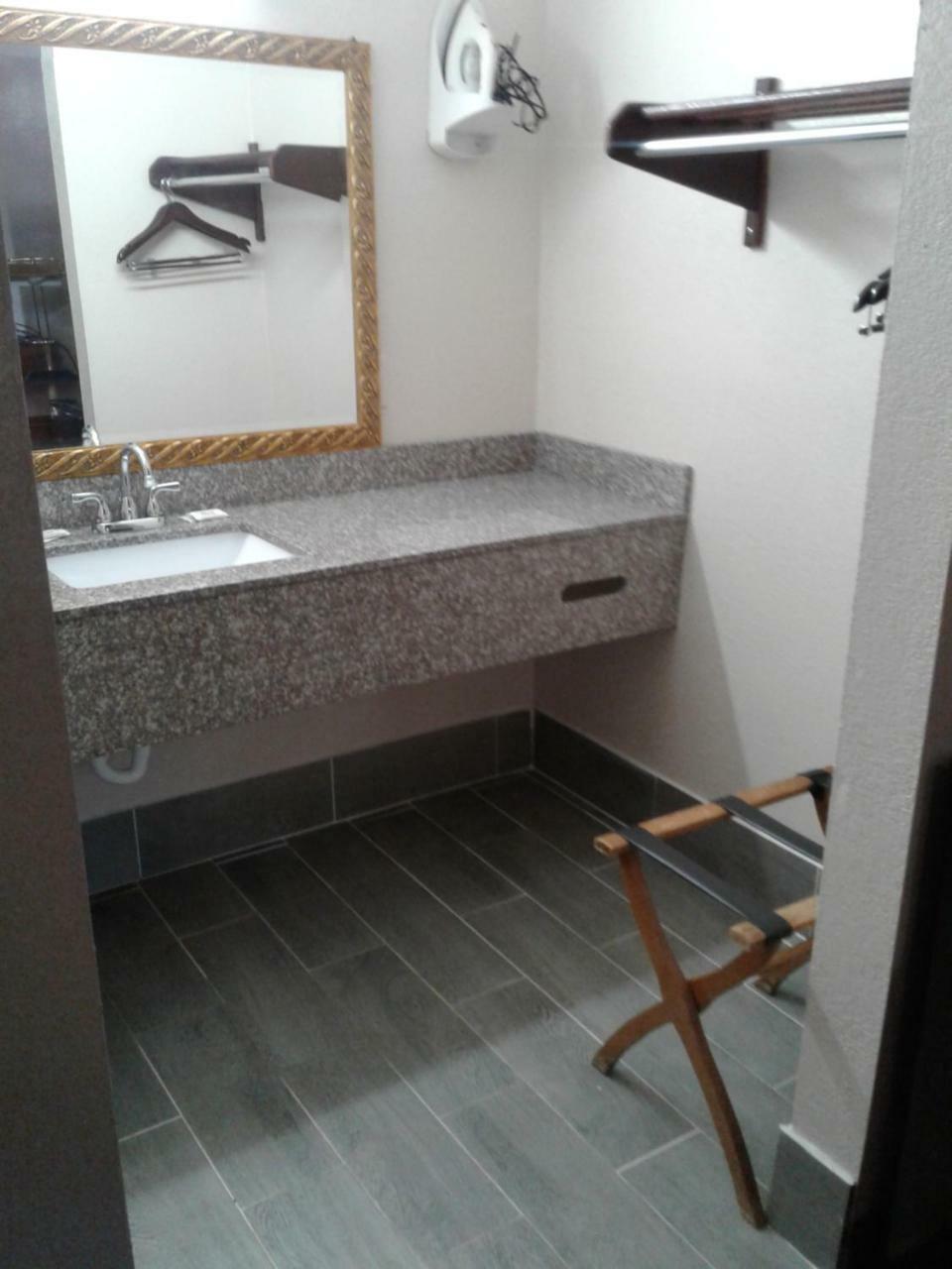 Budget Inn Anderson Bagian luar foto